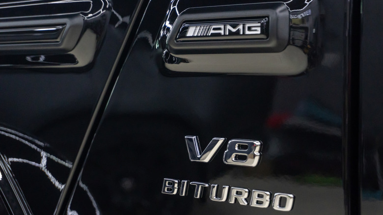 Mercedes-Benz G63 AMG V8 Biturbo logos