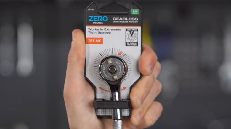 The Zero Degree Gearless Ratchet's packaging includes a movement indicator.