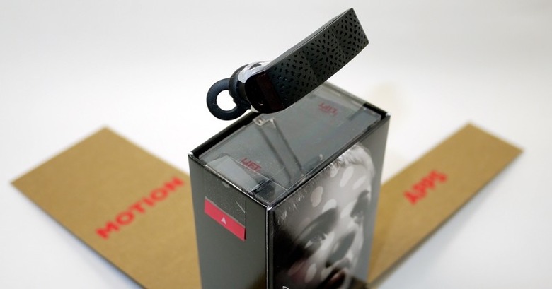 Jawbone-ERA-review-SlashGear-03-MMtech Online