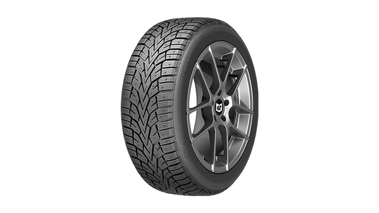 A close up of the General Tire AltiMAX Arctic12 tire