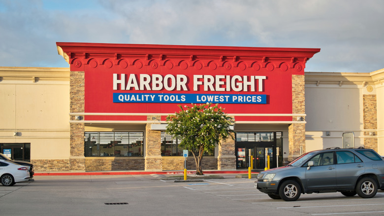 Harbor Freight tools storefront parking lot retail store.