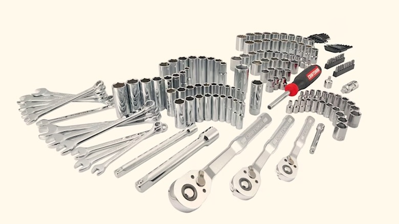 Picture displaying tools included in Craftsman kit