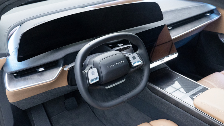 Lucid Gravity steering wheel and dash