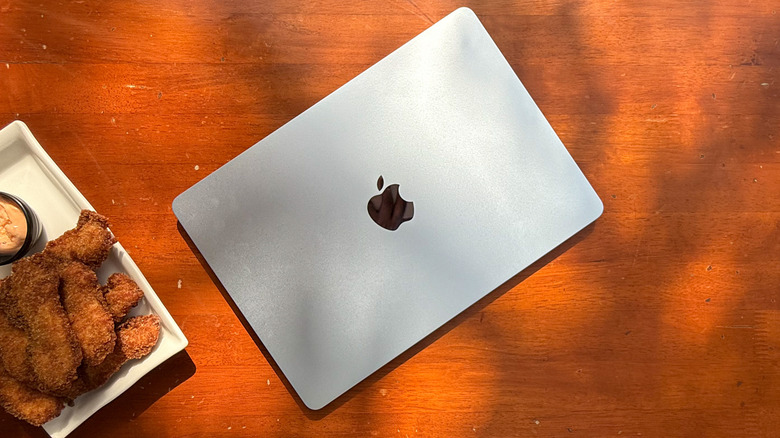 Lid view on M4 MacBook Air.
