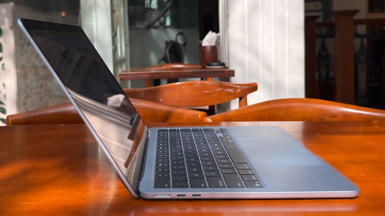 Side view of M4 MacBook Air.