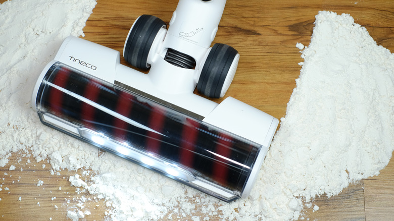 Tineco Vacuum vacuuming flour