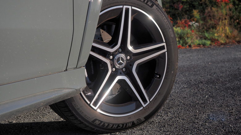 2026 Mercedes-Benz GLS 450 4MATIC front wheel