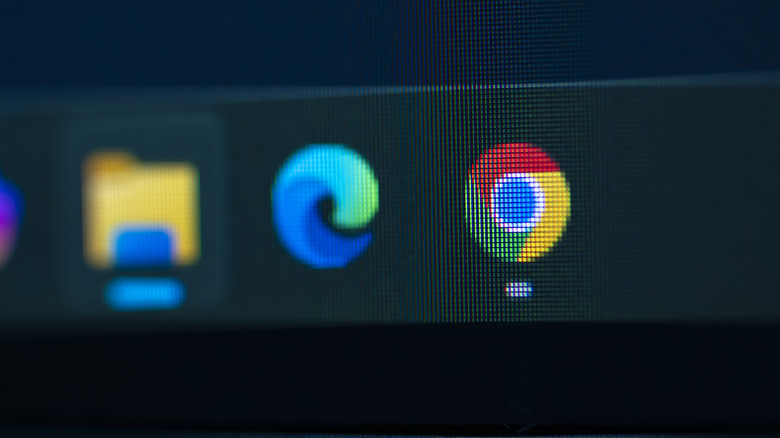 The Microsoft Edge and Google Chrome logos on a taskbar.