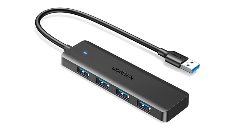 A UGREEN USB hub on display