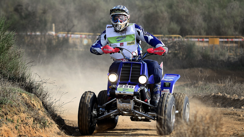 Yamaha Banshee 350 riding on a trail