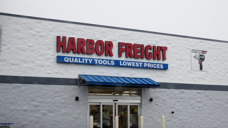 Harbor Freight store exterior