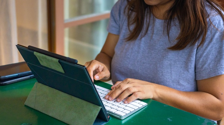 The Note Air4 C is a great tool for basic productivity