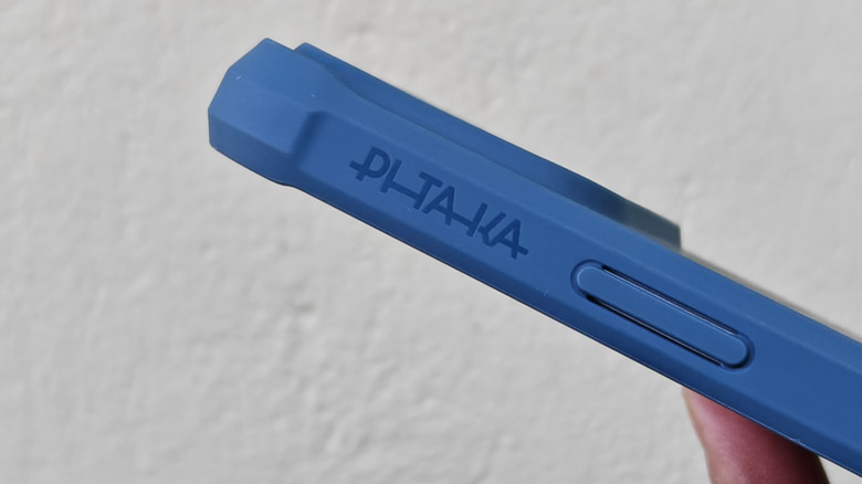 Side view of Pitaka ProGuard case.