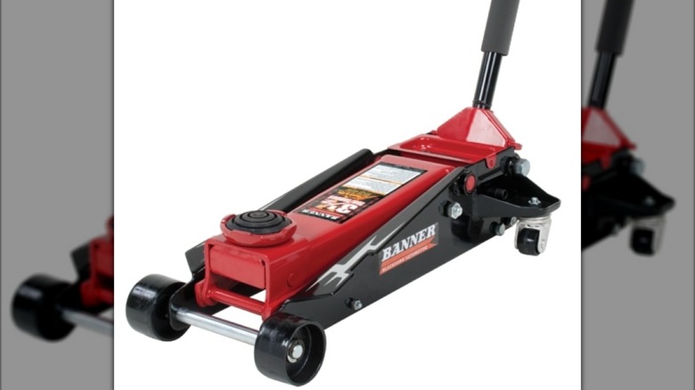 An image of the Blackhawk Automotive 3.5-ton Banner floor jack.