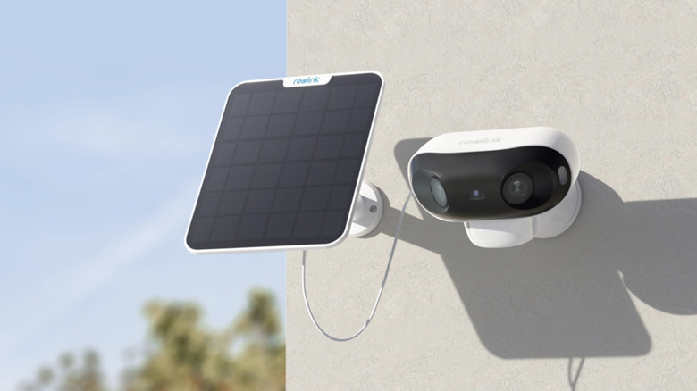 Reolink Argus 4 Pro and solar panel