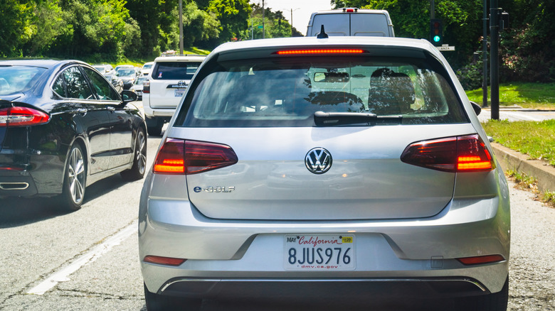 VW e-Golf in trafffic