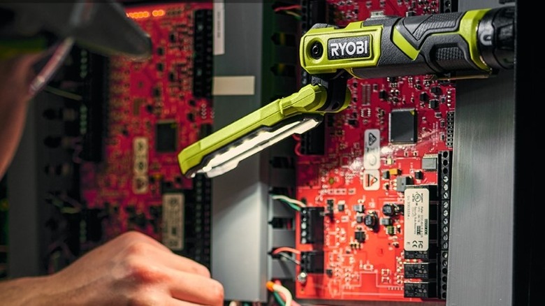 ryobi usb light illuminating circuitry
