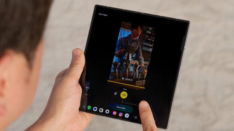 AI Audio Eraser feature on Samsung Galaxy Z Fold 7