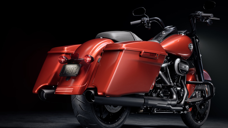 Rear 3/4 close-up of a 2025 Harley-Davidson Road King Special in orange
