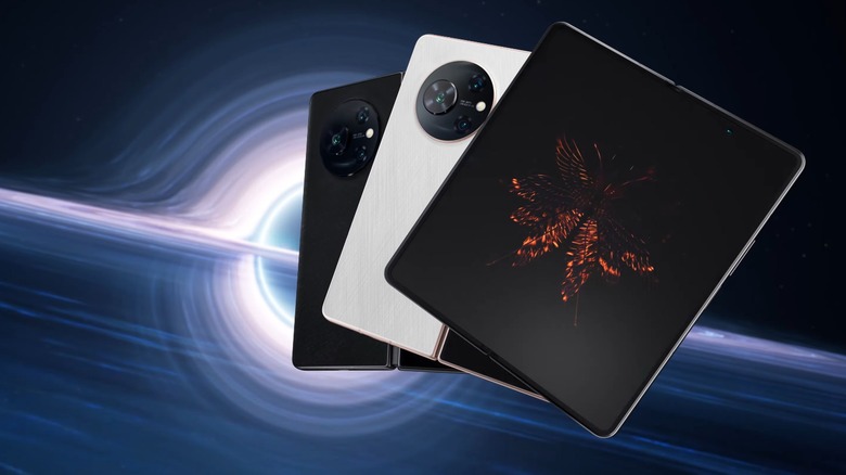 The Tecno Phantom V Fold