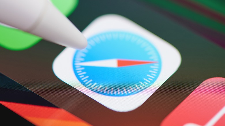 A Stylus Clicking the Safari app