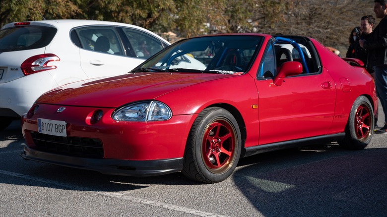 Honda CRX Del Sol in red