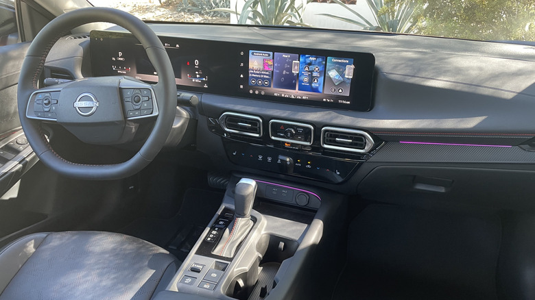 2026 Nissan Sentra SR display