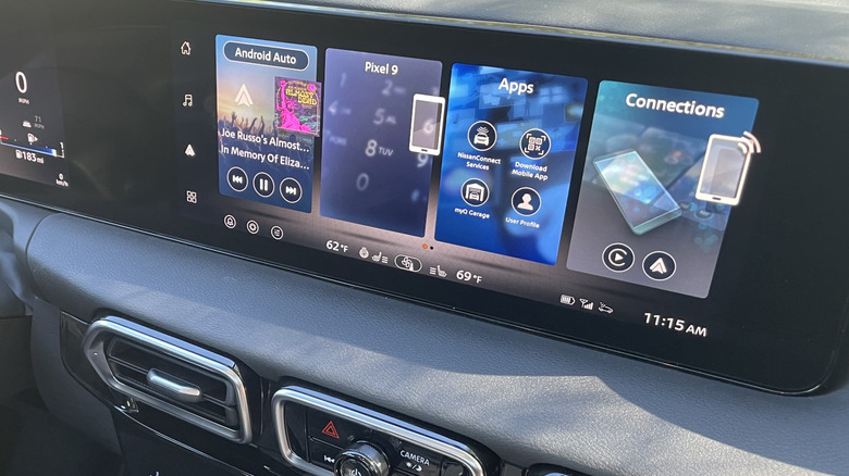 2026 Nissan Sentra SR display