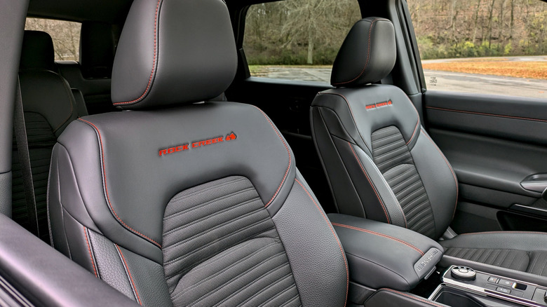 2026 Nissan Pathfinder front seats.