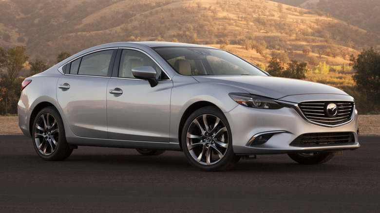 Mazda 6 seen from front side anglet