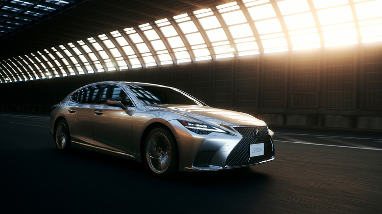 Lexus LS 500 dynamic image front 3/4 view