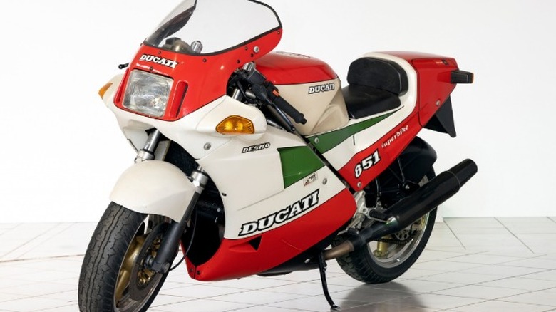 Ducati 851