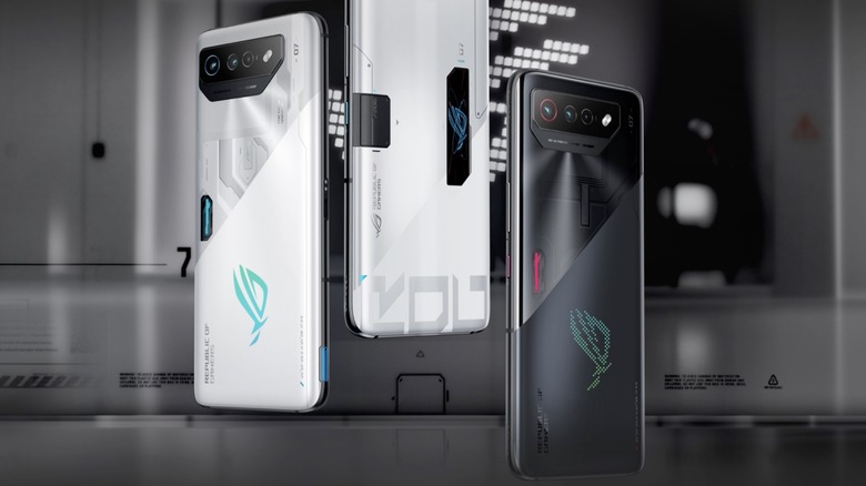 The ROG Phone 7 lineup.