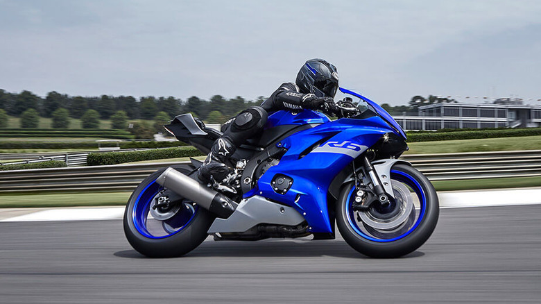 A person riding a 2020 Yamaha R6 on track