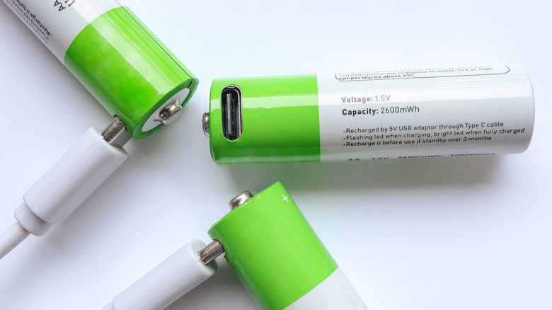 Three USB C batteries cononected to a charging cable