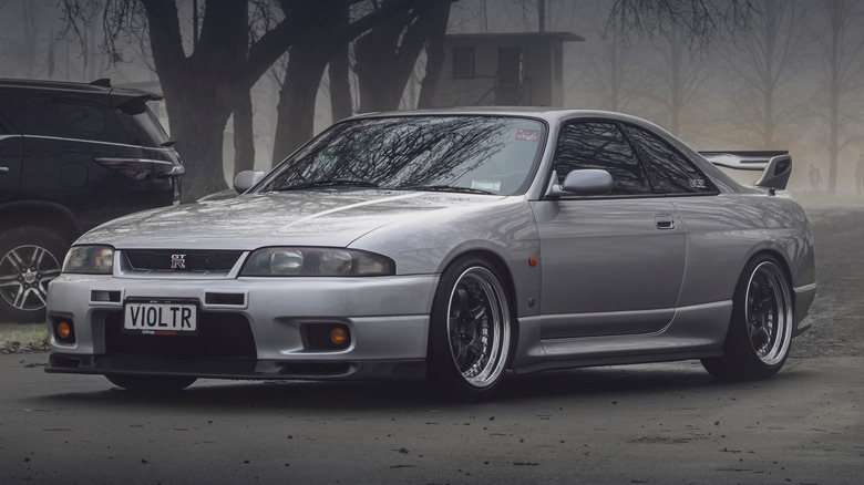 Nissan R33 Skyline GT-R atmospheric shot