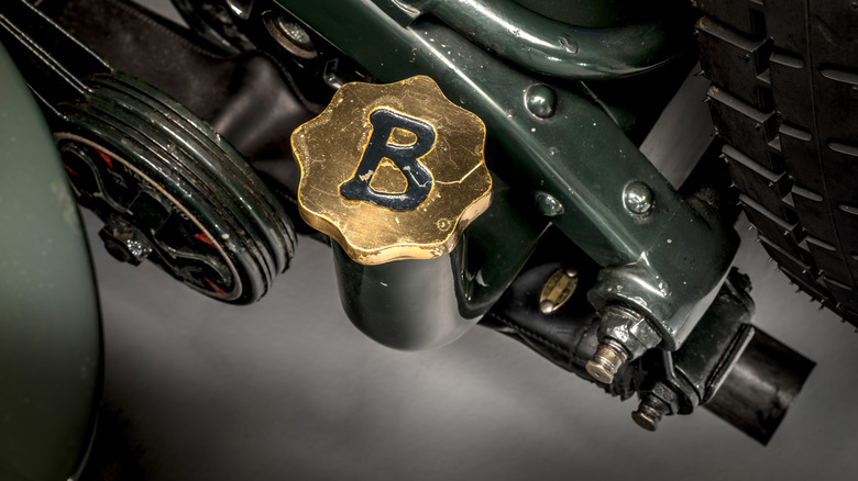 Mechanical details on a 1930 Bentley