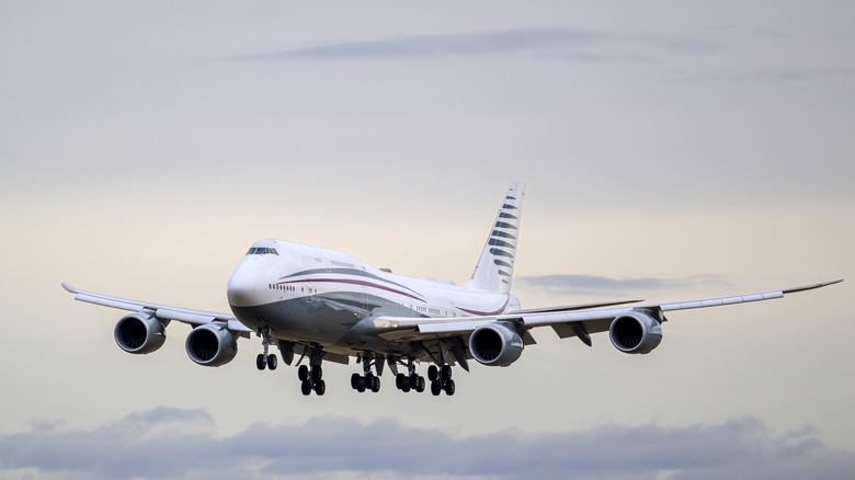Qatari 747-8 used for government travel