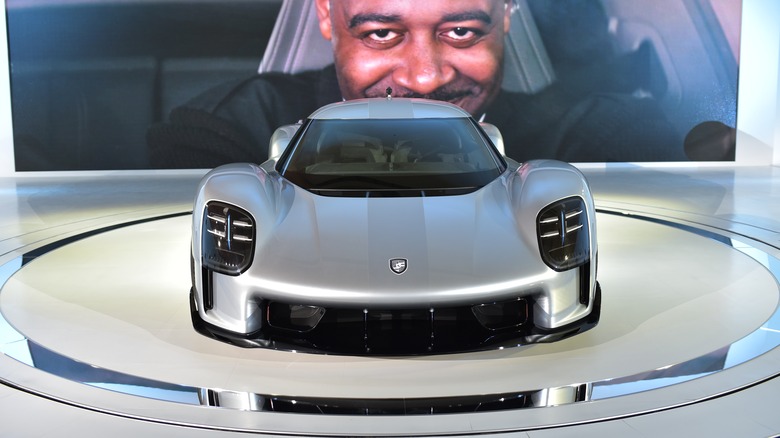 Centered Porsche 919 Street concept at exhibition