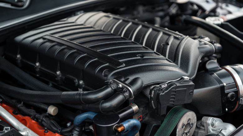 V8 engine with plastic cover