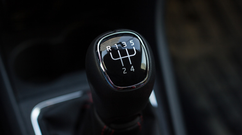 Manual transmission shifter 