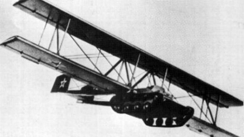 possible photo of the Antonov A-40