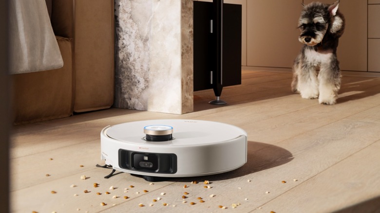 The MOVA V50 Ultra Complete cleaning near a dog