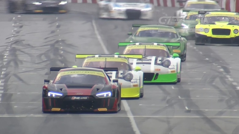 Laurens Vanthoor leading into the final lap of Macau 2016, cementing his final finishing position, front-view of grid
