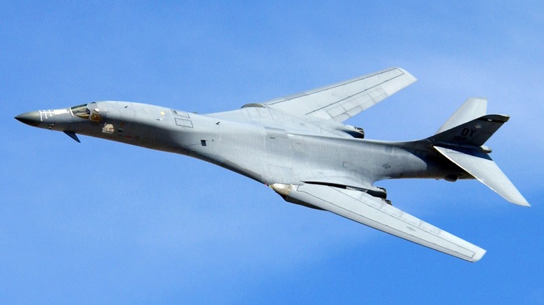A B-1B banking during a demonstration in 2004