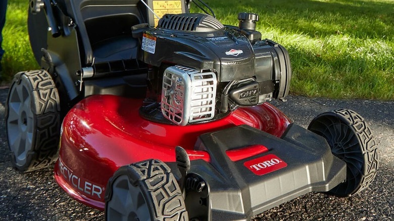 Toro 21311 outside on pavement