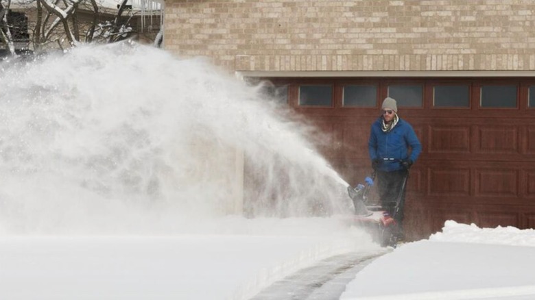 Toro 21-inch Power Clear 821 QZE in use