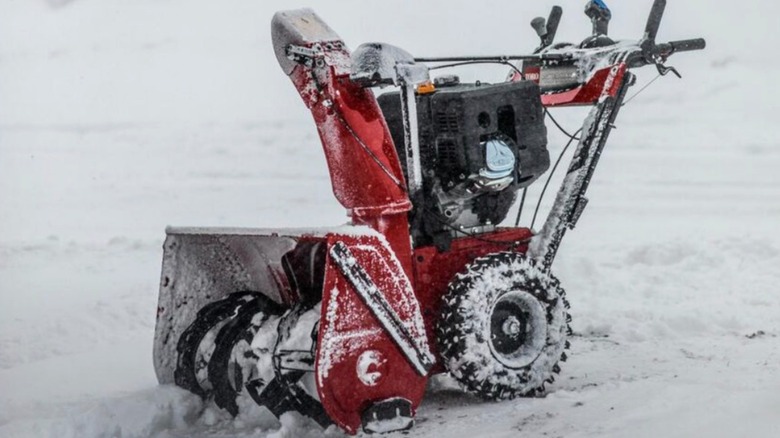 Toro Power Max 826 OAE in a snowy environment