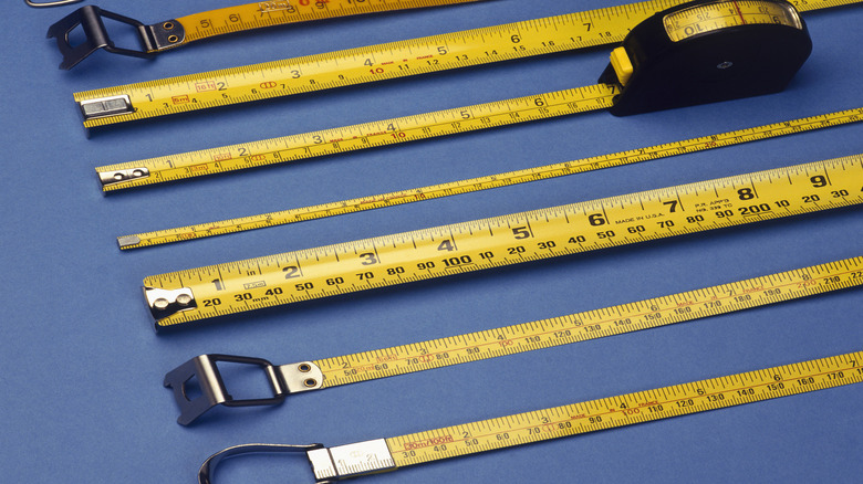 a bunch of tape measures