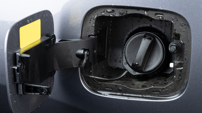 Gas cap with water droplets around it